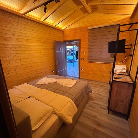 Hotel Megniar Lushnjë Eksteriør billede