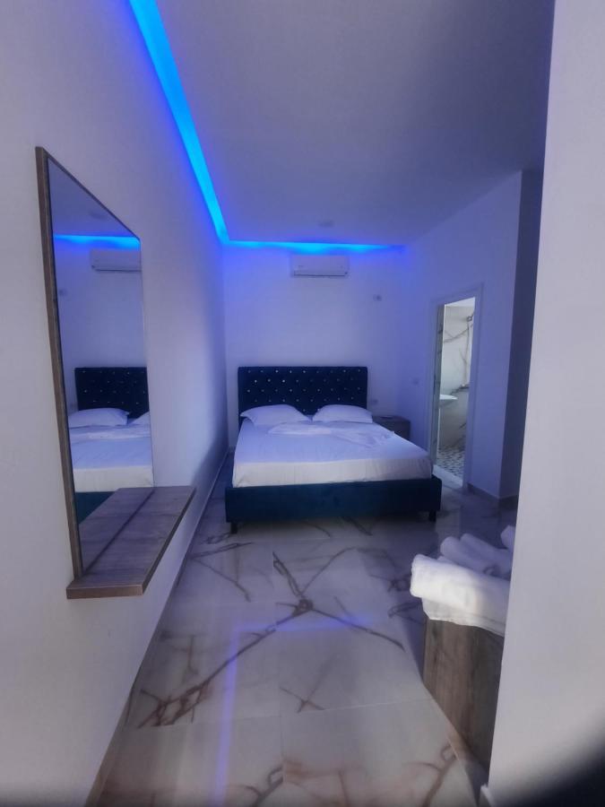 Hotel Megniar Lushnjë Eksteriør billede