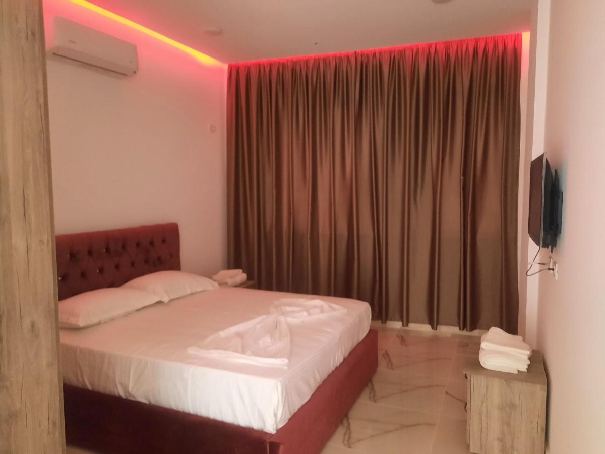 Hotel Megniar Lushnjë Eksteriør billede