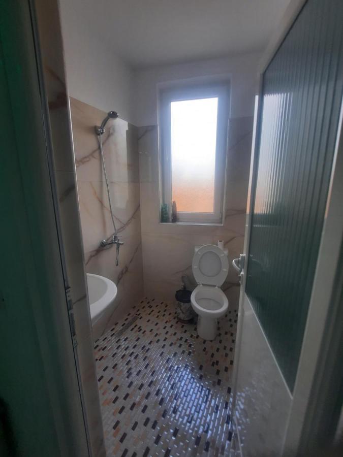Hotel Megniar Lushnjë Eksteriør billede