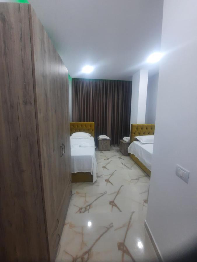Hotel Megniar Lushnjë Eksteriør billede