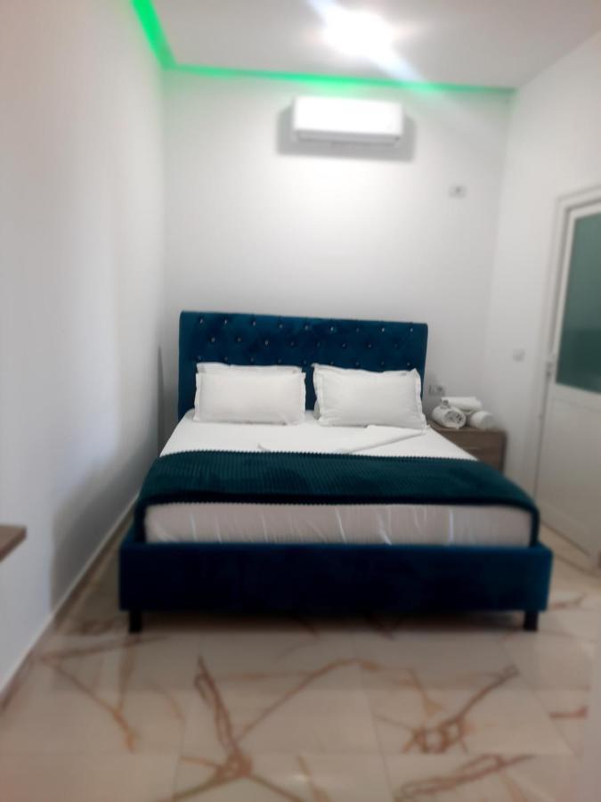 Hotel Megniar Lushnjë Eksteriør billede
